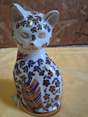CAT FIGURINE IMARI JAPANESE CAT
